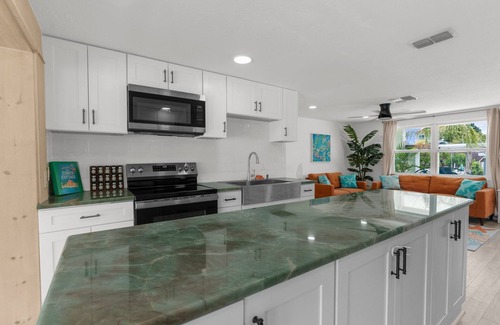 Sea Ranch On The Gulf House | Conch Cottage Large dock gulf access sleeps 8