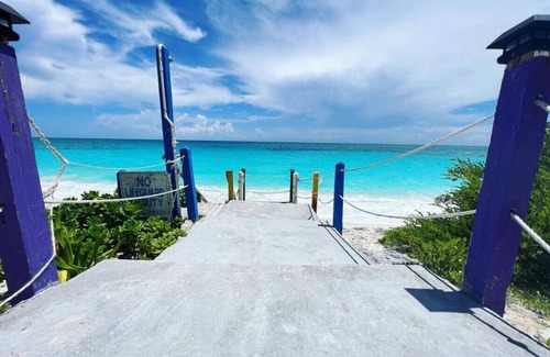 Farmer's Hill Hotel | Conch Suite at Exuma Palms Resort