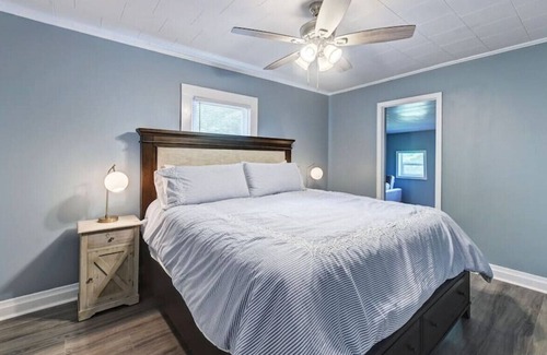 Concord House | Concord 3BR/2 Bath with King and outside fire Pit
