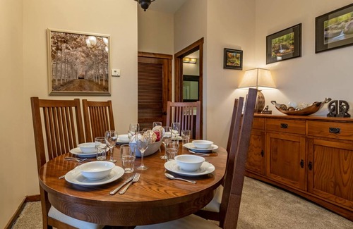 Snowshoe Condo | Condo ∙ 2 bedrooms ∙ 6 guests