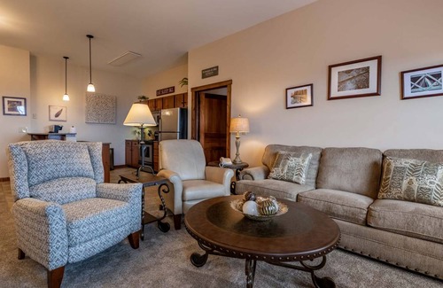 Snowshoe Condo | Condo ∙ 2 bedrooms ∙ 6 guests