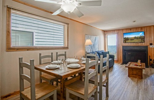 Snowshoe Condo | Condo ∙ 2 bedrooms ∙ 8 guests