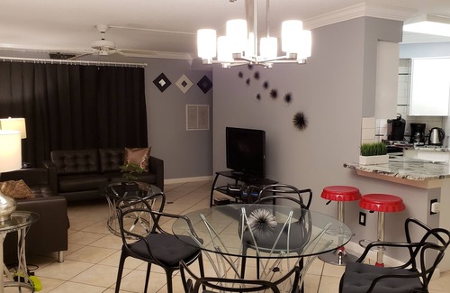 Ventura Condo | Condo/apt. near Disney, Universal, 3 pools, WIFI,free Parking !