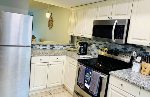 Venice Gardens Condo | Condo Close To The Beach