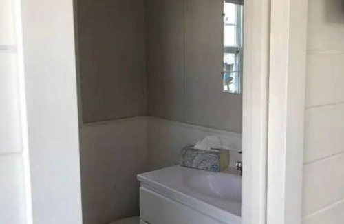 Annapolis Boat Rental | Condo Houseboat