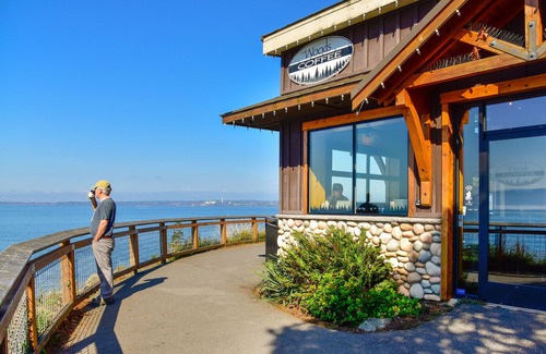 Birch Bay Condo | Condo in Birch Bay with Hot Tub and Game Room 205n