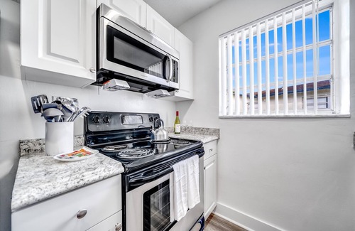 Survey Creek Apartment | Condo in Peaceful Area - Palm Wave Says