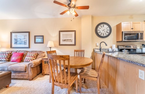 River Run Condo | Condo in River Run Village, Slope Views, Private Balcony w/Outdoor Seating!