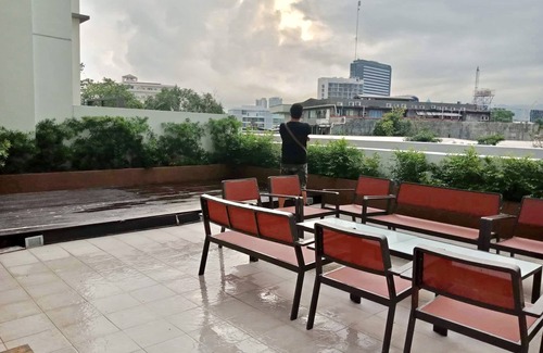 Cebu Apartment | condo in the city w/fibr wifi, near I.T.,Sm,Ayala