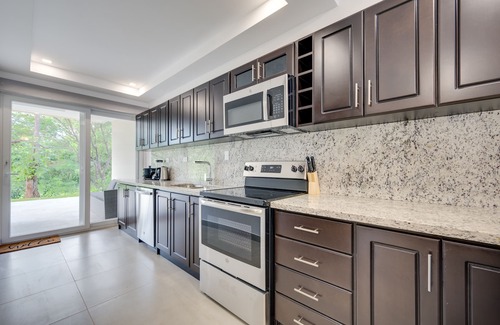 Villarreal House | Condo Jacarandas #15, Pool & Gated Security