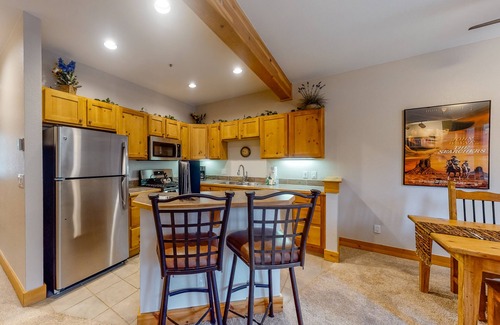 Keystone Condo | Condo Just Steps from a Free Ski Shuttle, Shared Pool and Hot Tubs