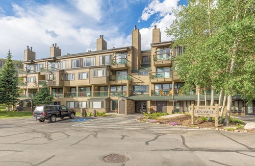 Lakeside Village Condo | Condo Near Keystone Lake & Ski Village, Tons to do & Unwind by the Fireplace!