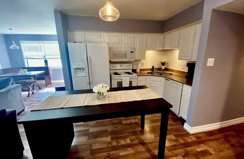 Clear Lake Shores Condo | Condo near NASA, Kemah Boardwalk, & More- Pet Friendly!