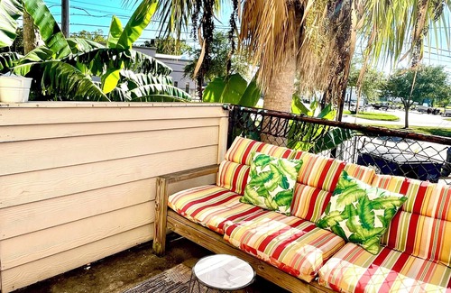 Clear Lake Shores Condo | Condo near NASA, Kemah Boardwalk, & More- Pet Friendly!