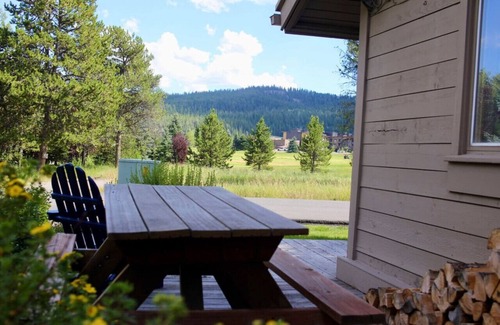 Big Sky Condo | Condo Near Skiing w/Fireplace & Indoor Pool/Suana