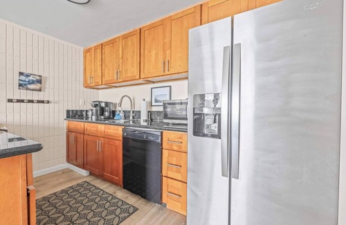Punaluu Condo | Condo on beach with AC