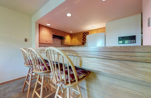 Mountain House Condo | Condo on Shuttle Route - Shared Hot Tubs, Views, Walk to the Slopes