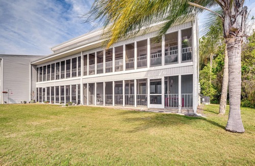Welaka Condo | Condo on St Johns River w/Boat Dock Access!