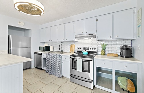 Cape Caneveral Beach Gardens Condo | Condo | Pool | Walk to the beach