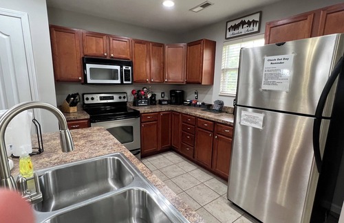 Pigeon Forge Cottage | Condo w/garage close to everything just off the Parkway in Pigeon Forge, TN