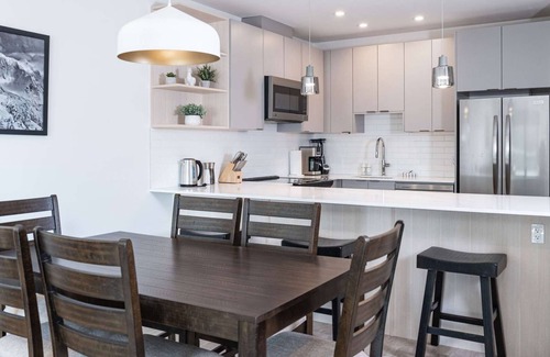 Revelstoke Condo | Condo with Hot Tub - The Grizzly Basin