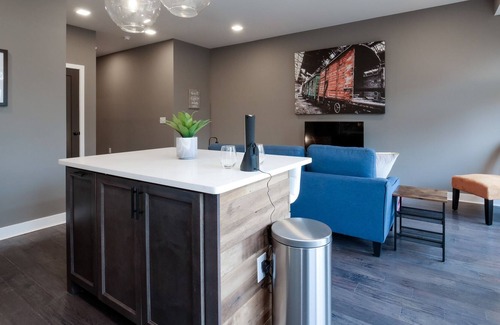 Ohio City Condo | Condo with In-Suite Laundry- Mins from Downtown E6