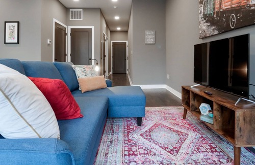 Ohio City Condo | Condo with In-Suite Laundry- Mins from Downtown E6