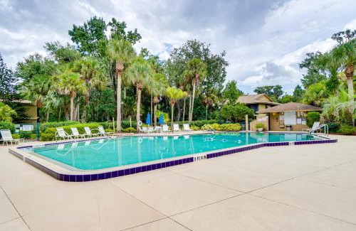 Deltona Lakes Apartment | Condo with Pool and Beach Access Near Theme Park