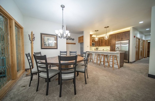 Mountain House Condo | Condo with private hot tub & quick walk to slopes