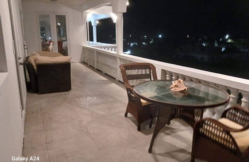 Wheeland Settlement Apartment | Condo with sea view (unit 2)