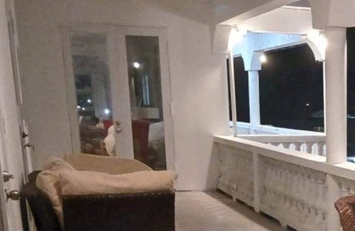 Wheeland Settlement House | Condo with ocean view, private balcony & private Jacuzzi (unit 3)