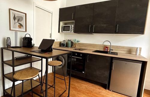 Dreux Apartment | Confortable studio sur jolie rue piétonne #3