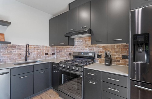 East Congress Apartment | Congress King Suite I Pool, BBQ, Dog Park & Gym!