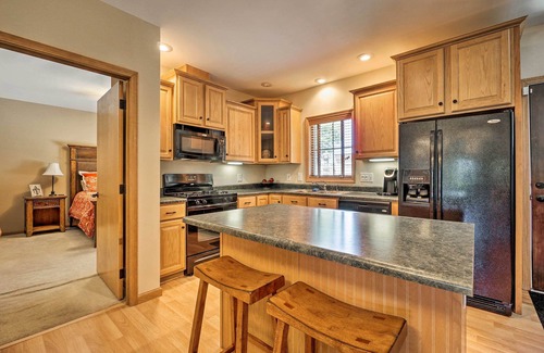 Conneaut Lakeshore House | Conneaut Lake Home with Yard, 1/2 Mi to Beach/Park