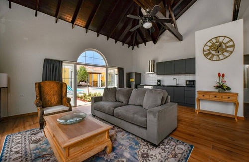 Santa Cruz House | Connect with nature through a mix of luxurious and striking details.