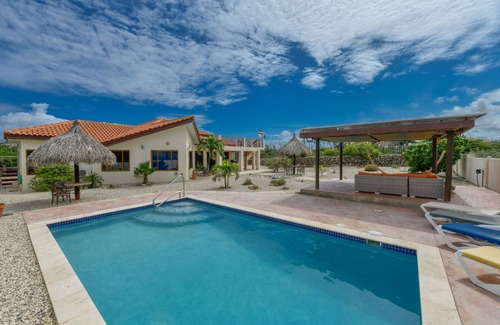 Rancho House | Connect with nature while you relax with an amazing sunset view.