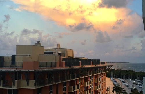 Southwest Coconut Grove Apartment | Connecting Rooms-Coconut Grove 10th Floor- Parking Included
