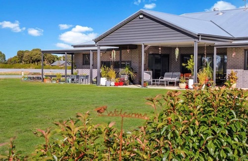 Connewarre House | Connewarre Country Escape I Sleeps 12