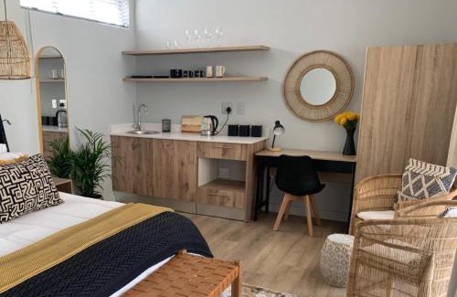 Constantia Cabin | Constantia Winelands Lodge