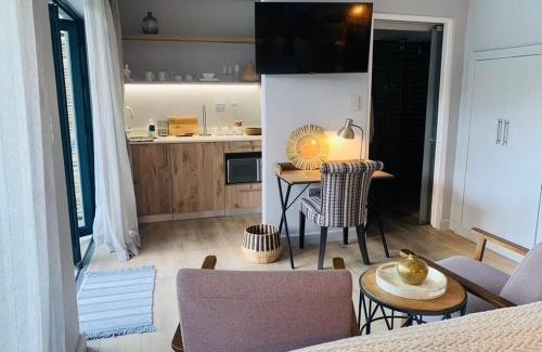 Constantia Cabin | Constantia Winelands Lodge