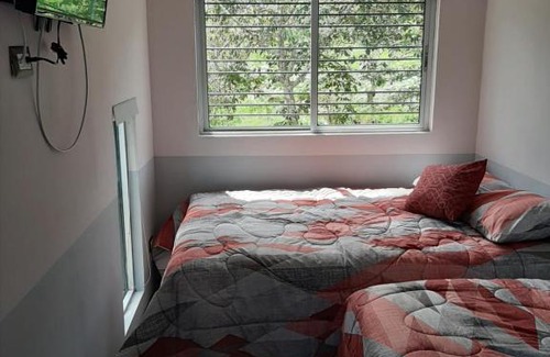 San Bartolome Milpas Altas House | Containers Village