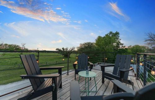 Waco House | Container Home with Rooftop Views and Pickleball