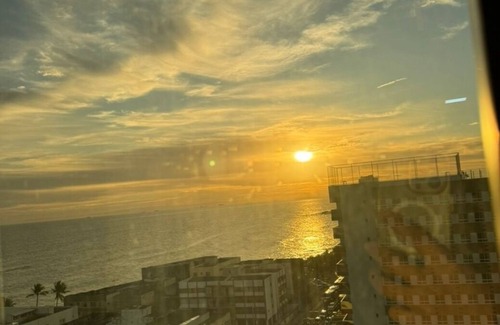Amaralina Apartment | Contemplate the sunset inside the apartment