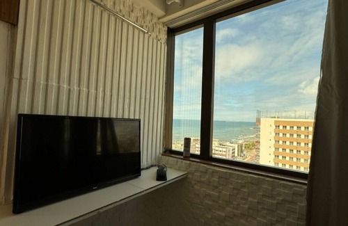 Amaralina Apartment | Contemplate the sunset inside the apartment