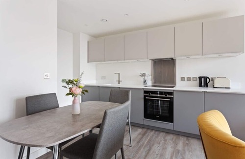 The Westside Apartment | Contemporary 1BR Apartment with Amazing Views