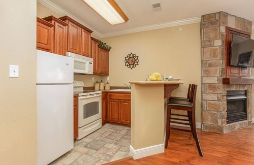 Branson Hotel | Contemporary 1BR Gem in Great Rock Sanctuary