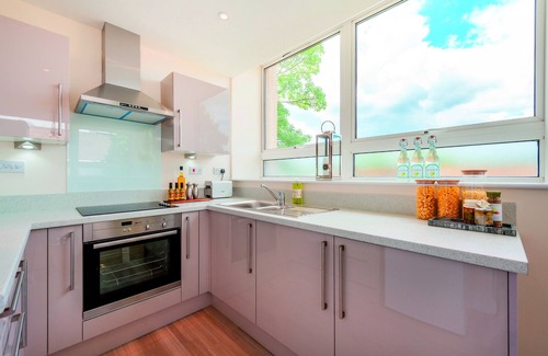 Stevenage Apartment | Contemporary 2 Bedroom in the heart of Stevenage - Fully Furnished