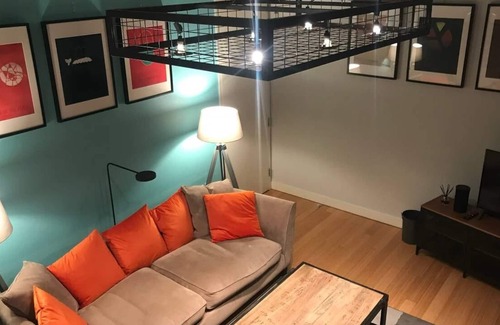 Trafford Apartment | Contemporary Apartment (C) with balcony Altrincham, 8 miles from Manchester