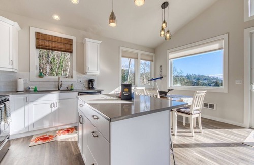 Oceanside House | Contemporary built dog-friendly house w/partial ocean views,