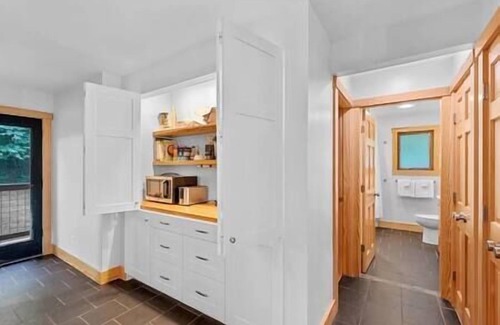 Stowe Area Ski Chalet | Contemporary Chalet - Open floor plan - Location!